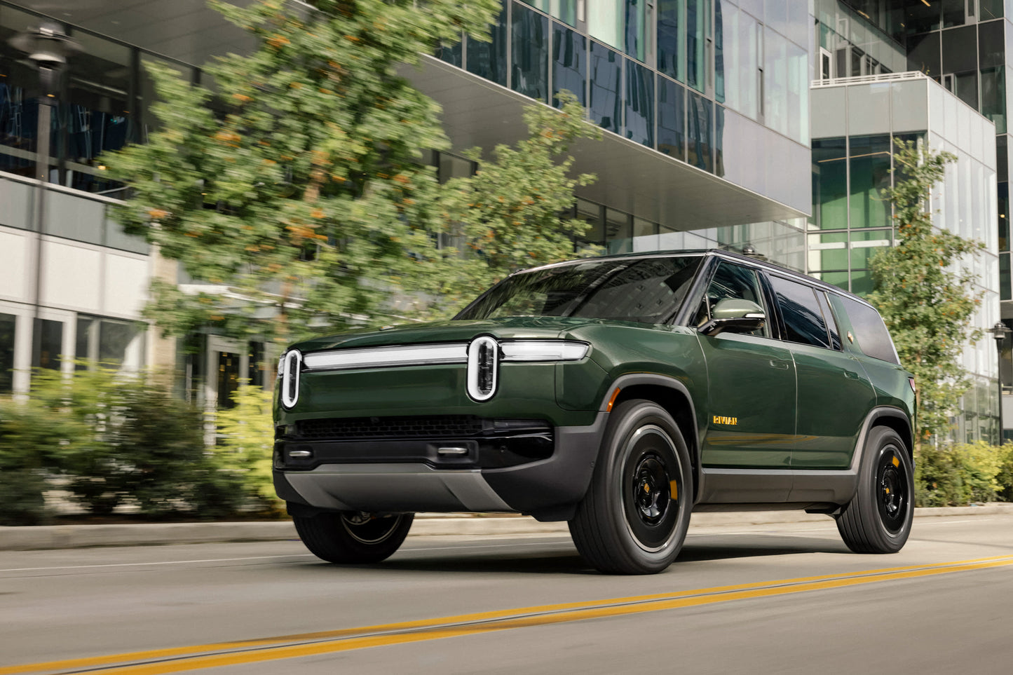 Rivian R1S (SUV) Referral